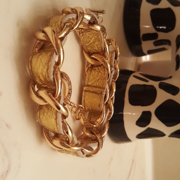 Double wrap Bracelet CC SKYE brand golden color - Picture 2 of 6